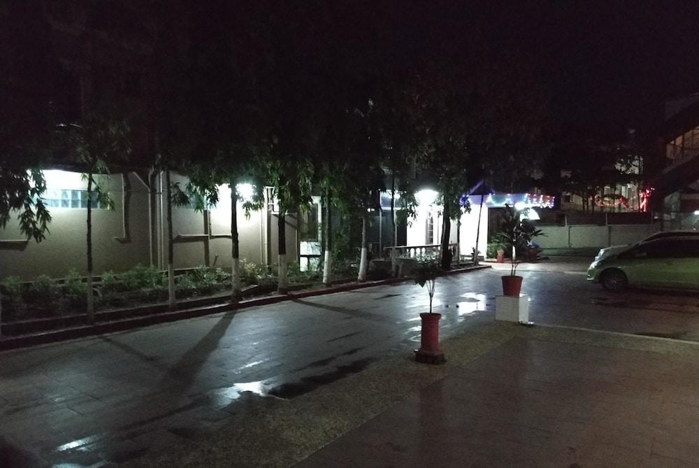 Airport Inn Gyogon Buitenkant foto