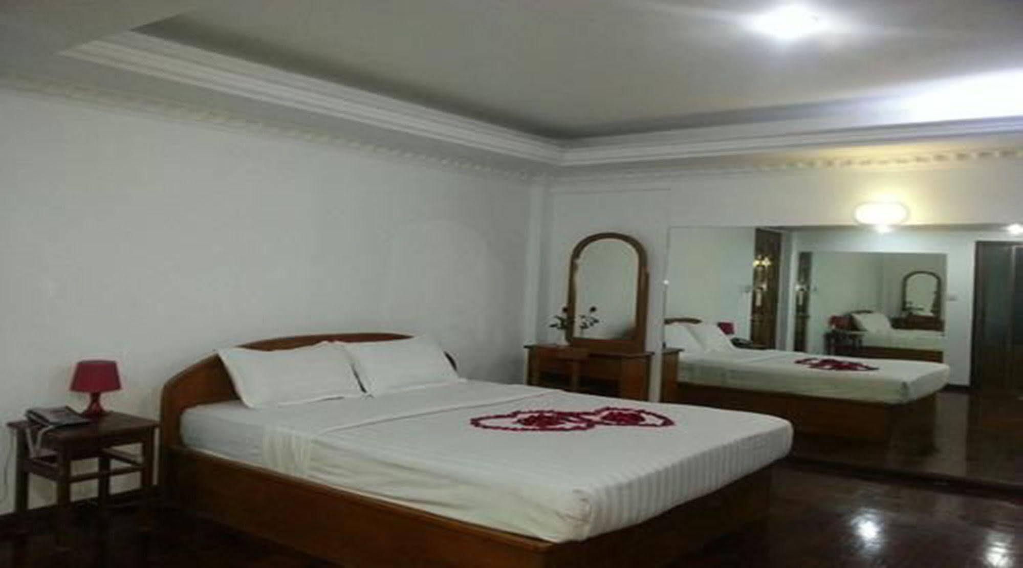 Airport Inn Gyogon Buitenkant foto