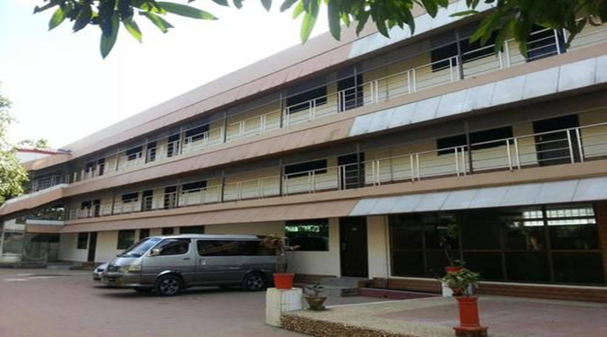 Airport Inn Gyogon Buitenkant foto